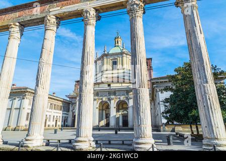 Milano città, Italia. Basilica di San Lorenzo e colonne di San Lorenzo.antiche rovine romane nel centro di Milano Foto Stock