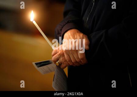 Cappella di San Giovanni Battista. Settimana Santa. Celebrazione della Veglia Pasquale. Parrocchia cattolica. Svizzera. Foto Stock