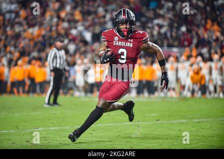 19 novembre 2022: Il ricevitore di Gamecocks del South Carolina Antwane Wells Jr. Corre a supcampo durante il terzo trimestre di una partita di calcio dell'università contro i volontari del Tennessee allo stadio Williams-Brice di Columbia, SC. Austin McAfee/CSM Foto Stock