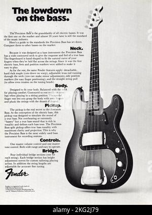 Un annuncio di una rivista musicale dei primi anni del 1970s per la chitarra basso Fender che esalta le virtù del suo collo, corpo, pickup, controlli e ponte. Foto Stock