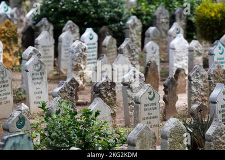 Mubarak moschea. Vecchio cimitero musulmano di cham. Chau Doc. Vietnam. Foto Stock