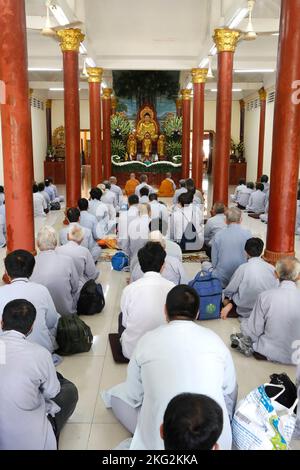 Tempio buddista Thien Quang Co Tu. Cerimonia buddista. Tan Chau. Vietnam. Foto Stock