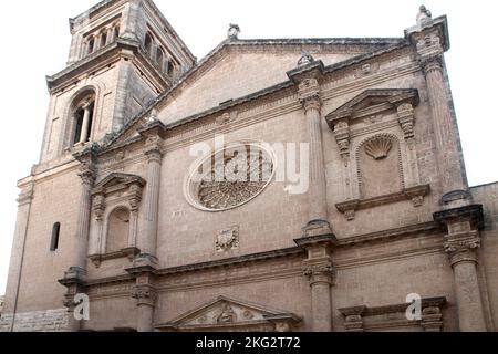 Fasano, Italia. Vista esterna della Chiesa Madre di San Giovanni Battista, 14th-18th ° secolo in stile rinascimentale. Foto Stock