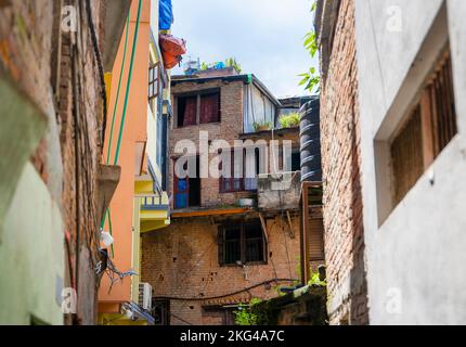 Edifici residenziali nella zona di Thamel della città di Kathmandu, Nepal Foto Stock
