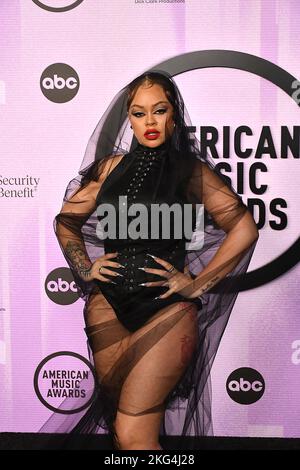 Latte partecipa agli American Music Awards 2022 al Microsoft Theater il 20 novembre 2022 a Los Angeles, California. Foto: Casey Flanigan/imageSPACE Foto Stock