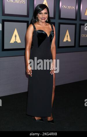 Mindy Kaling agli arrivi per l'Academy of Motion Picture Arts and Sciences 13th Governors Awards - parte 2, Fairmont Century Plaza Hotel, Los Angeles, CA, 19 novembre 2022. Foto di: Collezione Priscilla Grant/Everett Foto Stock