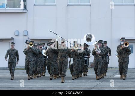 La III Marine Expeditionary Force Band suona per i partecipanti durante il Fuji Friendship Festival presso il Combined Arms Training Center Camp Fuji, Shizuoka, Giappone, 29 ottobre 2022. I partecipanti al festival sono stati in grado di visualizzare esposizioni statiche, ascoltare spettacoli dal vivo e interagire con il personale militare statunitense e della forza di autodifesa di terra giapponese. Il Fuji Friendship Festival è uno dei molti eventi Marine Corps Installations Pacific organizza in tutto il Pacifico per rafforzare l'alleanza Giappone-Stati Uniti e mostrare le capacità del corpo dei Marine per ospitare i residenti della nazione. Foto Stock