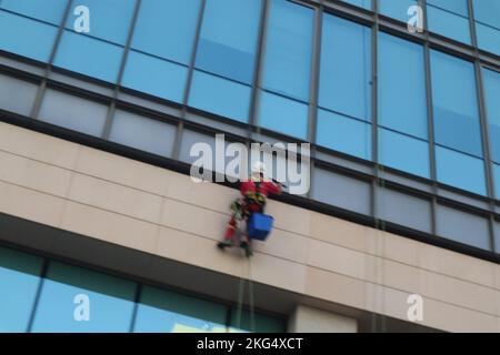 Detergente per vetri f=g in DIFC Dubai UAE Foto Stock