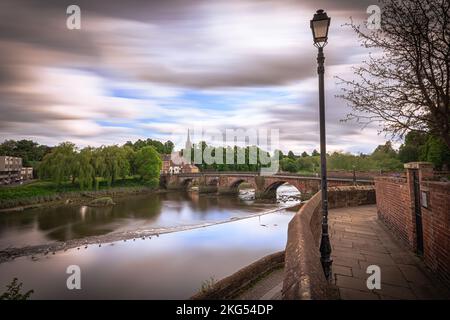 Chester - Maggio 25 2022: Città medievale di Chester, Inghilterra. Foto Stock