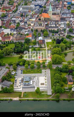 Vista aerea, nuovo centro di sport acquatici presso l'Adenauerallee e asse visivo con Nordringpark ed evang. Pauluskirche, centro, Hamm, zona della Ruhr, N Foto Stock