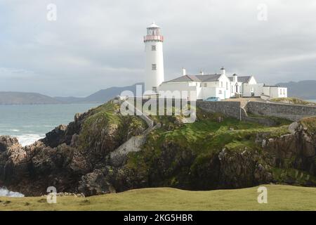 Dublino, Irlanda. 2nd Ott 2022. 20221002 - il faro di Fanad Head si trova su una penisola alla foce di Lough Swilly nella contea settentrionale di Donegal, Irlanda. (Credit Image: © Chuck Myers/ZUMA Press Wire) Foto Stock