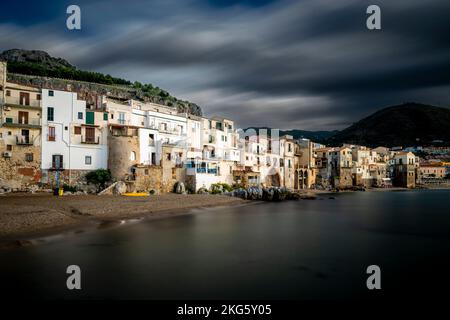 Una veduta della località di Cefalù, Sicilia, Italia. Foto Stock