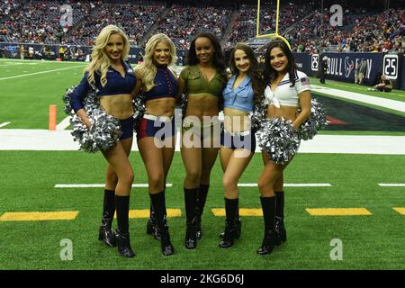 Houston Texans Cheerleaders durante la NFL Football Game tra i Washington Commanders e gli Houston Texans domenica 20 novembre 2022, all'NRG Foto Stock