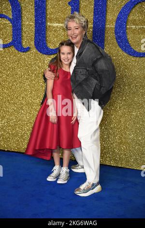 Alisha Weir, Emma Thompson. Matilda : The Musical UK Gala Screening, Curzon, Mayfair, Londra. REGNO UNITO Foto Stock