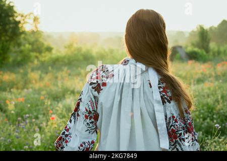 Primo piano signora in tradizionale abito concetto foto Foto Stock