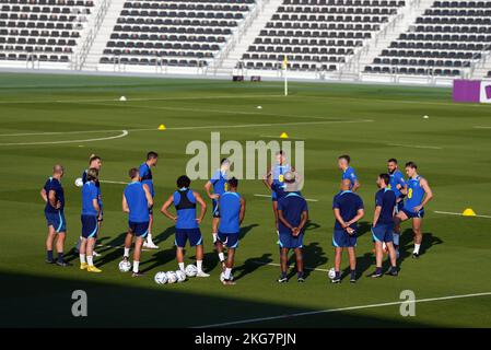 Giocatori inglesi durante una sessione di allenamento allo Stadio al Wakrah Sports Club di al Wakrah, Qatar. Data immagine: Martedì 22 novembre 2022. Foto Stock