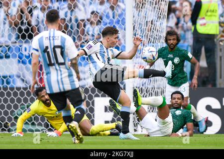 Lusail City, Qatar. 22nd Nov 2022. CITTÀ DI LUSAIL, QATAR - 22 NOVEMBRE: Enzo Fernandez dell'Argentinia durante il Gruppo C - Coppa del mondo FIFA Qatar 2022 partita tra Argentina e Arabia Saudita al Lusail Stadium il 22 novembre 2022 a Lusail City, Qatar (Foto di Pablo Morano/BSR Agency) Credit: BSR Agency/Alamy Live News Foto Stock