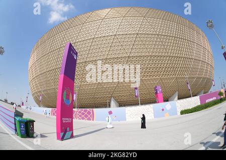 Lusail, Qatar. 22 Novembre 2022. Stadio di Lusail durante la partita di Coppa del mondo del Qatar 2022, gruppo C, data 1, tra Argentina e Arabia Saudita ha giocato al Lusail Stadium il 22 novembre 2022 a Lusail, Qatar. (Foto di Bagu Blanco / PRESSINPHOTO) Credit: PRESSINPHOTO SPORTS AGENCY/Alamy Live News Foto Stock