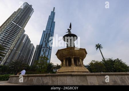 Ho Chi Minh City, Vietnam - 08 novembre 2022: Landmark 81, un edificio a Saigon. Punto di riferimento 81 tra gli altri alti edifici del Vinhomes Central Park Foto Stock