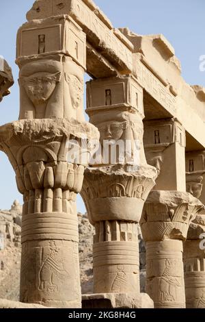 Egitto, Isola di Filea, colonne al Tempio di Iside Foto Stock