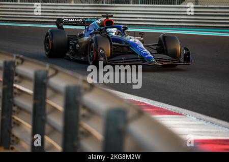 45 SARGEANT Logan (usa), Williams Racing FW44, in azione durante le 2022 prove post-stagione dal 22 al 23 novembre 2022 sul circuito Yas Marina, a Yas Island, Abu Dhabi - Foto Florent Gooden / DPPI Foto Stock