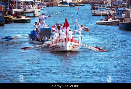 Francia, Herault ( 34 ) Palavas les Flots, torneo tradizionale di giostra sul mare nel porto di Palavas les Flots Foto Stock