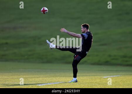 Cardiff, Regno Unito. 22nd Nov 2022. Tomos Williams of Wales durante la sessione di rugby del Galles, vale of Glamorgan martedì 22nd novembre 2022. pic di Andrew Orchard/Andrew Orchard SPORTS photography/Alamy Live News Credit: Andrew Orchard SPORTS photography/Alamy Live News Foto Stock