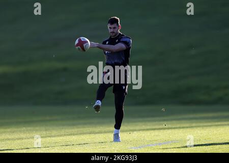 Cardiff, Regno Unito. 22nd Nov 2022. Tomos Williams of Wales durante la sessione di rugby del Galles, vale of Glamorgan martedì 22nd novembre 2022. pic di Andrew Orchard/Andrew Orchard SPORTS photography/Alamy Live News Credit: Andrew Orchard SPORTS photography/Alamy Live News Foto Stock