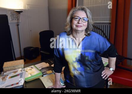 Il nuovo sindaco di Wavre Anne Masson si pone per il fotografo al municipio di Wavre martedì 22 novembre 2022. FOTO DI BELGA ERIC LALMAND Foto Stock