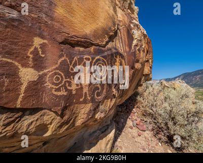 Petroglifi indiani Fremont, McKee Spring, Island Park Road, Dinosaur National Monument, Vernal, Utah. Foto Stock