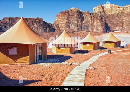 Beduins tende nel deserto Wadi Rum, il regno del Giordano Foto Stock