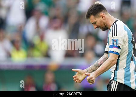 LUSAIL, QATAR - 22 NOVEMBRE: Giocatore dell'Argentina Lionel messi reagisce durante la Coppa del mondo FIFA Qatar 2022, gruppo C tra Argentina e Arabia Saudita, allo stadio di Lusail il 22 novembre 2022 a Lusail, Qatar. (Foto di Florencia Tan Jun/PxImages) Foto Stock