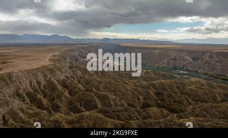 Vista del paesaggio desertico di Gorafe nella provincia di Granada, Spagna Foto Stock