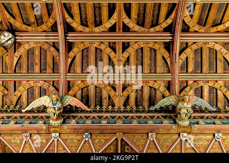 L'interno della Sala banchetti circolare con il suo incredibile oro, dorato, soffitto intagliato. Al Castello di Cardiff a Cardiff, Glamorgan, Wales, United Kingdo Foto Stock