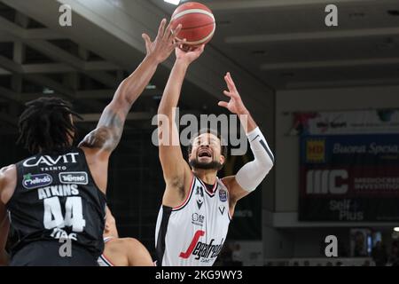 Campionato Italiano di Basket A1 - Dolomiti energia Trentino VS Virtus Segafredo Bologna. 20th novembre 2022, Trento, Italia Foto Stock