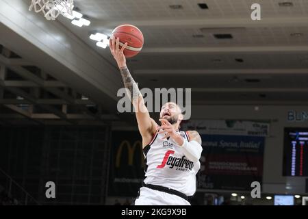 Campionato Italiano di Basket A1 - Dolomiti energia Trentino VS Virtus Segafredo Bologna. 20th novembre 2022, Trento, Italia Foto Stock