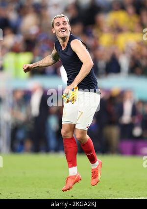 Al Wakrah, Qatar. 22nd Nov 2022. Antoine Griezmann di Francia festeggia la vittoria dopo la partita di Gruppo D tra Francia e Australia della Coppa del mondo FIFA 2022 allo Stadio al Janoub di al Wakrah, Qatar, 22 novembre 2022. Credit: LAN Hongguang/Xinhua/Alamy Live News Foto Stock