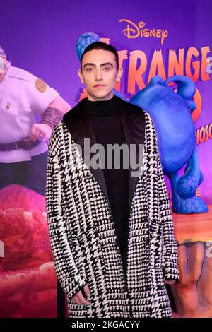 21 novembre 2022, Roma, RM, Italia: Michele Bravi alla prima del film d'animazione 'Strange World - un mondo Misterioso' allo Space Cinema moderno. Roma, Italia. (Credit Image: © Gennaro Leonardi/Pacific Press via ZUMA Press Wire) Foto Stock