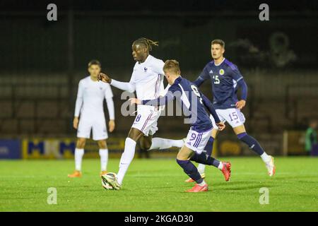 Ayr, Regno Unito. 22nd Nov 2022. La Scozia Under 19s ha giocato contro la Francia Under 19s al Sommerset Park, Ayr, Ayrshire Scotland, UK nel Campionato europeo Under 19 2023. La Francia ha vinto 3 -1 e questo mette la Scozia fuori concorso e la Francia passare al turno successivo. Credit: Findlay/Alamy Live News Foto Stock