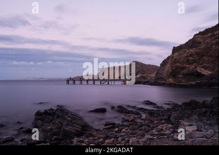 Second Valley al crepuscolo subito dopo il tramonto, Penisola di Fleurieu, Australia Meridionale. Foto Stock