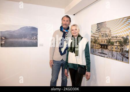 Francia, Parigi, 22 novembre 2022, la principessa Helene di Jugoslavia e suo marito Stanislas Fougeron partecipano alla mostra PHOTOGRAPHIES & REFLETS del principe Michel di Jugoslavia alla galleria Euni Ahn di Parigi, il 22 novembre 2022, Francia. Foto di David Niviere/ABACAPRESS.COM Foto Stock