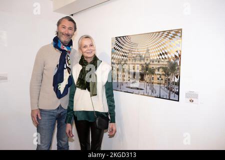 Francia, Parigi, 22 novembre 2022, la principessa Helene di Jugoslavia e suo marito Stanislas Fougeron partecipano alla mostra PHOTOGRAPHIES & REFLETS del principe Michel di Jugoslavia alla galleria Euni Ahn di Parigi, il 22 novembre 2022, Francia. Foto di David Niviere/ABACAPRESS.COM Foto Stock