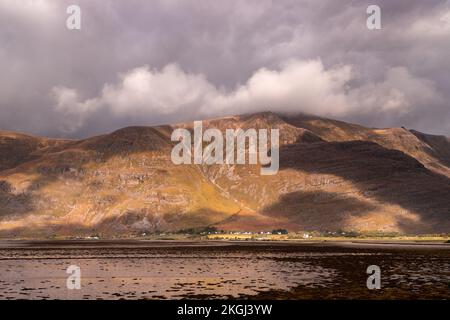 Little Loch Torridon negli altopiani della Scozia nord-occidentale Foto Stock