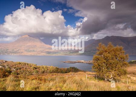 Little Loch Torridon negli altopiani della Scozia nord-occidentale Foto Stock