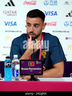 Bruno Fernandes in Portogallo durante una conferenza stampa presso il Main Media Centre di Doha, Qatar. Il Portogallo affronterà gli avversari del gruppo G, il Ghana, giovedì 24th novembre. Data immagine: Mercoledì 23 novembre 2022. Foto Stock