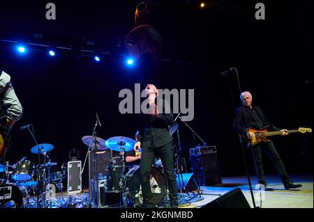 Portsmouth, Hampshire, Regno Unito - 20 2022 novembre - il tour dei Blockheads con il sostegno del Dr Feelgood a Portsmouth Guildhall (VZA 0432) (Foto: Vernon N Foto Stock