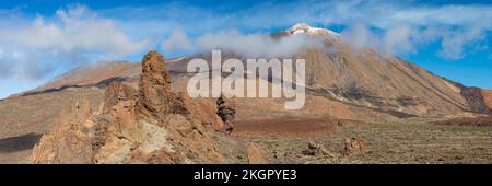 Spagna, Isole Canarie, Vista panoramica del Monte Teide e Roques de Garcia Foto Stock