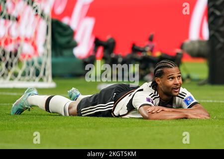 Doha, Qatar. 23rd Nov 2022. DOHA, QATAR - 23 NOVEMBRE: Il giocatore di Germania Serge Gnabry reagisce durante la partita del Qatar 2022 del Campionato del mondo FIFA, il gruppo e tra Germania e Giappone, allo stadio internazionale Khalifa il 23 novembre 2022 a Doha, Qatar. (Foto di Florencia Tan Jun/PxImages) Credit: PX Images/Alamy Live News Foto Stock