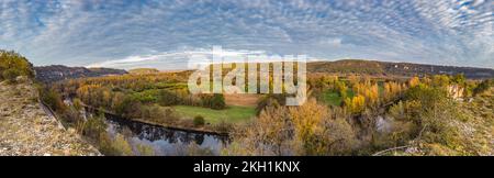 Vista panoramica del Belvédère de Cpeyre sur la vallée de la Dordogne Foto Stock