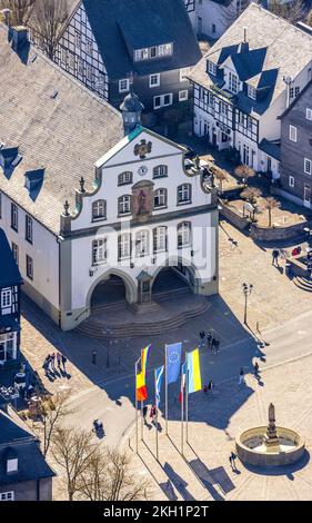 Veduta aerea, Municipio di Brilon, Brilon, Sauerland, Renania settentrionale-Vestfalia, Germania, 2 ponti sul Weser, autorità, DE, Europa, fotografia aerea Foto Stock